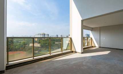 Agradável apartamento tipo para venda com 4 quartos, sendo 4 suítes, 308m²