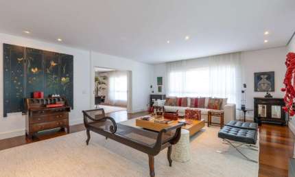 Elegante cobertura para venda com 5 quartos, sendo 4 suítes, 881m²