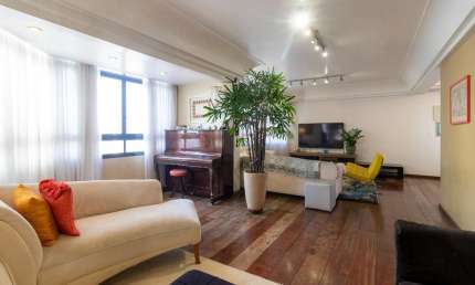 Versátil apartamento tipo para venda com 4 quartos, sendo 3 suítes, 196m²