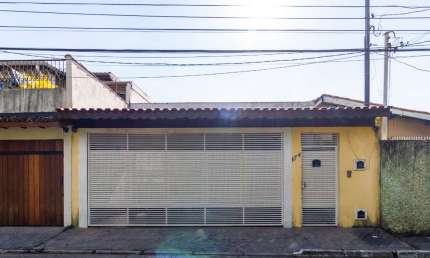 Confortável casa tipo para venda com 2 quartos, sendo 1 suíte, 120m²