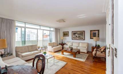 Funcional apartamento tipo para venda com 4 quartos, sendo 1 suíte, 196m²