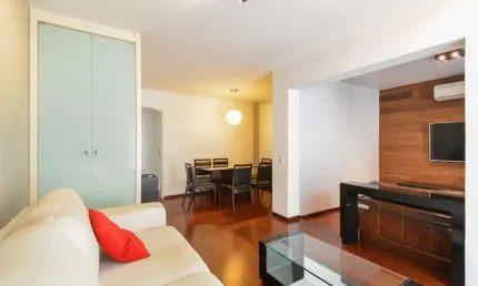 Confortável apartamento tipo para venda em Indianópolis com 2 quartos, sendo 1 suíte, 92m²