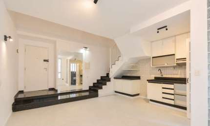 Aconchegante duplex para venda com 1 quarto, sendo 1 suíte, 51m²