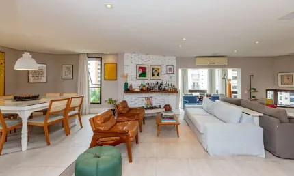Funcional apartamento tipo para venda em Moema com 3 quartos, sendo 3 suítes, 172m²