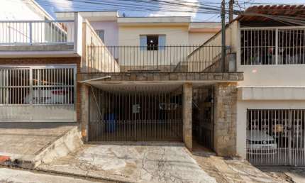 Aconchegante casa tipo para venda com 4 quartos, sendo 1 suíte, 175m²