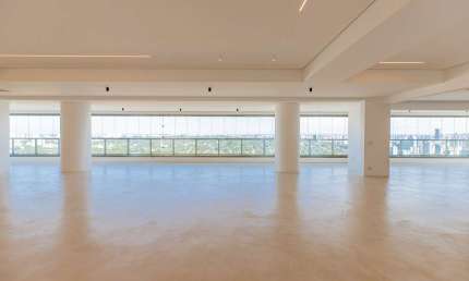 Versátil cobertura para venda com 5 quartos, sendo 5 suítes, 839m²