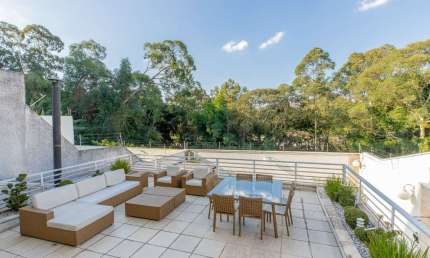 Versátil casa tipo para venda com 4 quartos, sendo 1 suíte, 440m²