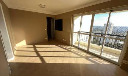 Confortável apartamento tipo para venda e locação em Vila Sofia com 3 quartos, sendo 1 suíte, 82m²