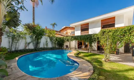 Agradável casa tipo para venda em granja julieta com 3 quartos, sendo 1 suíte, 256m²