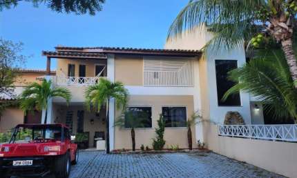 Casa de 4 Quartos e 4 Suítes, Energia Solar e 3 vagas em Stella Maris