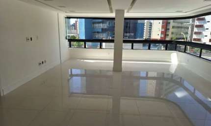 Apartamento com 3 quartos para alugar no Armação, Salvador 