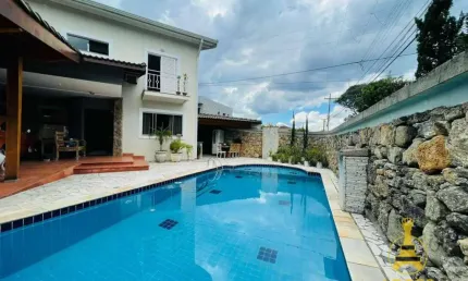 Casa com 3 dormitórios à venda, 260 m² por R$ 1.500.000,00 - Vila Petrópolis - Atibaia/SP