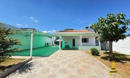 Casa com 3 dormitórios à venda, 250 m² por R$ 780.000,00 - Corumbá - Mairiporã/SP