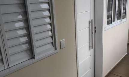Casa/ Sobrado para alugar com 2 Cômodos com 1 Quartos, 1 Cozinha, 1 Banheiro e 1 Lavanderia (SEM GARAGEM) (IMOVEL INDIVIDUAL) ( PREFERENCIALMENTE CASAL OU MOÇAS SEM FILHOS )