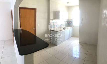 Apartamento à venda, 3 quartos com suíte, 1 vaga livre, sol da manhã - 2 lances de escada Fradinhos