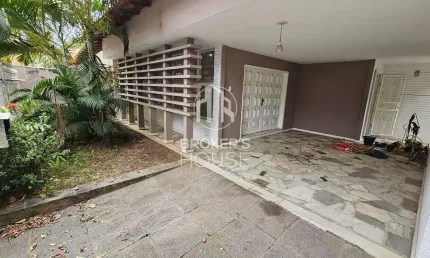 Casa linear à venda no Bairro de Lourdes, Vitória, ES