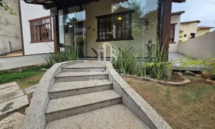 Casa à venda, 5 quartos sendo 2 suítes com closet, lazer com piscina e espaço gourmet - 408 m² - Pr