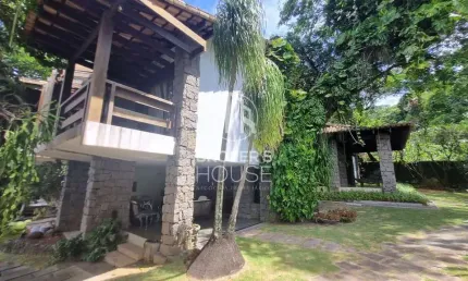 Casa à venda, Fradinhos 04 suítes terreno medindo 1860 metros, Vitória, ES