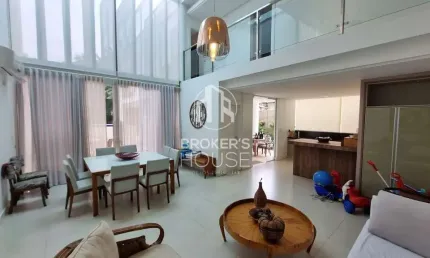 Casa  moderna à venda com 3 suítes e piscina, Fradinhos, Vitória, ES