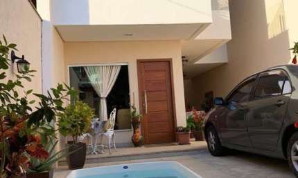 Casa Duplex à Venda com 3 suítes na Praia do Morro - Guarapari-ES