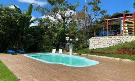Sitio de luxo em guarapari-es: 3 quartos, 3 suites, 1 sala, 4 banheiros, 4 vagas de garagem, 6.000m² de área no bairro jaboti.