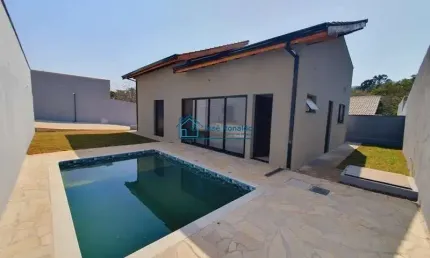 Casa em condomínio com piscina, cidade de atibaia, aceita financiamento bancário