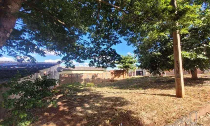 Excelente terreno de esquina á venda no Colinas - Londrina