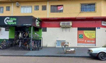 Casa comercial com 1 sala para alugar na Rua Guaranis, Casoni, Londrina