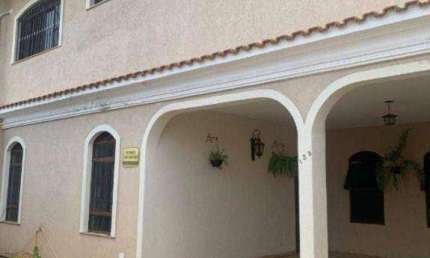 Casa com 5 quartos à venda na Rua Campo Largo, Jardim Santo Antônio, Londrina
