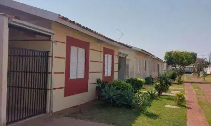 Casa em condomínio fechado com 2 quartos para alugar na Rua Atílio Prudente de Mello, Heimtal, Londrina