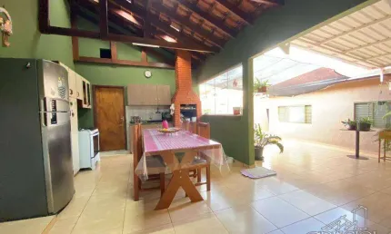 Casa Ampla com Espaço Gourmet | 360m² | Excelente Localização