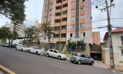 Apartamento espaçoso com 3 quartos (1 suíte), sacada e aquecimento a gás – Região Central