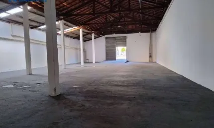 Barracão à venda, 242 m² por R$ 300.000,00 - Jardim Brasil - Bauru/SP