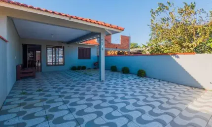 Bela casa a venda no Centro de Imbé próximo de escolas e comércio em geral