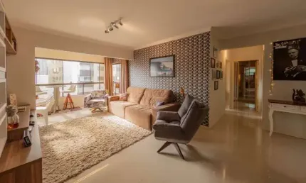 Apartamento com Suíte e Ótima Orientação Solar no Centro de Tramandaí