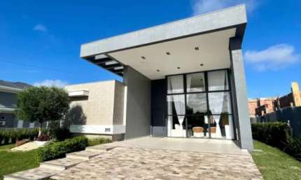 Belíssima casa a venda no Condomínio Marítimo em Tramandaí.