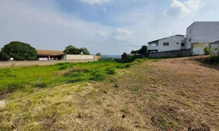 Terreno no bairro Central de Cotia Venda ou Locação  1.353 m² próximo  - Cotia/SP