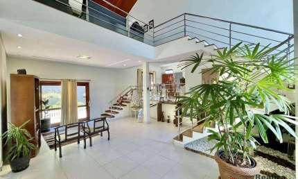 Casa com 5 suítes - Varanda Gourmet -Piscina - LOFT hóspedes  -  Dom Henrique