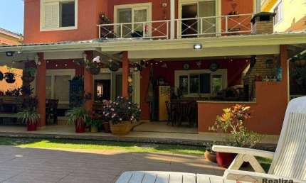 Casa à venda - 4 suítes - piscina - varanda - Chácara dos Junqueiras