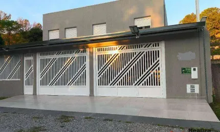 Casa de Alto Padrão com 5 Vagas de Garagem no Bairro Gramado - Cotia