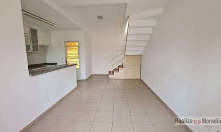 Casa 02 dormitórios condomínio fechado Granja Viana