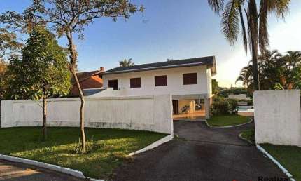 Casa de Condomínio com 4 Quartos e 5 banheiros à Venda