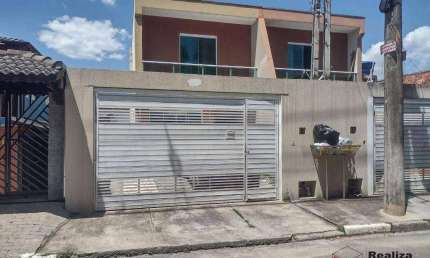 Sobrado Geminado Maravilhoso com Piscina – Oportunidade Única!