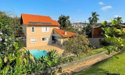 Cond. Beverly Hills - 3d/2sts - Moderna, integrada, ampla e muito iluminada!