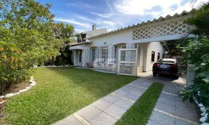 Tramandai-Casa em excelente localização no Centro da Cidade.