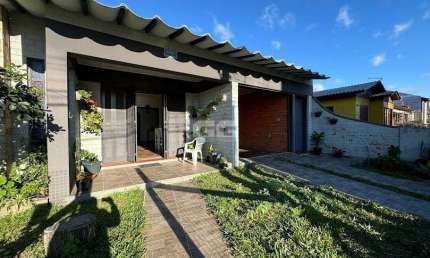 Cidreira-Casa ampla, no centro da cidade ao lado da concha acústica!