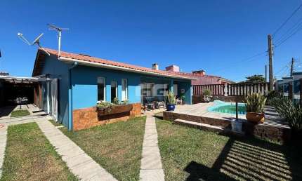 Oportunidade!!Casa com piscina a venda na praia de Cidreira/RS!!