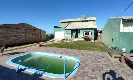 CIDREIRA/RS - Excelente Casa de 4 Quartos com Vista para o Mar!