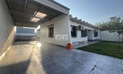 CIDREIRA - CASA COM 3 DORMITÓRIOS , PISCINA E AMPLA COZINHA