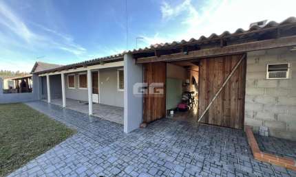CIDREIRA - CASA MOBILIADA COM 4 DORMITÓRIOS A VENDA NA PRAIA